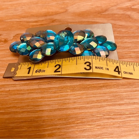 Beauty Collection Women’s Prism Blue Hair Clip Hair Accessory. - Picture 4 of 4